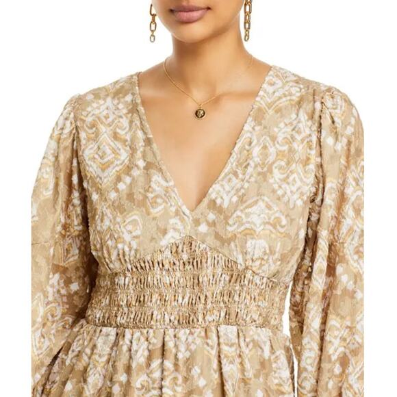 New CUPIO Bloomingdale's Women's Tan Orla V Neck Smocked Dress Size M - Picture 10 of 10